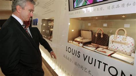 dueño de louis vuitton|louis vuitton in spain.